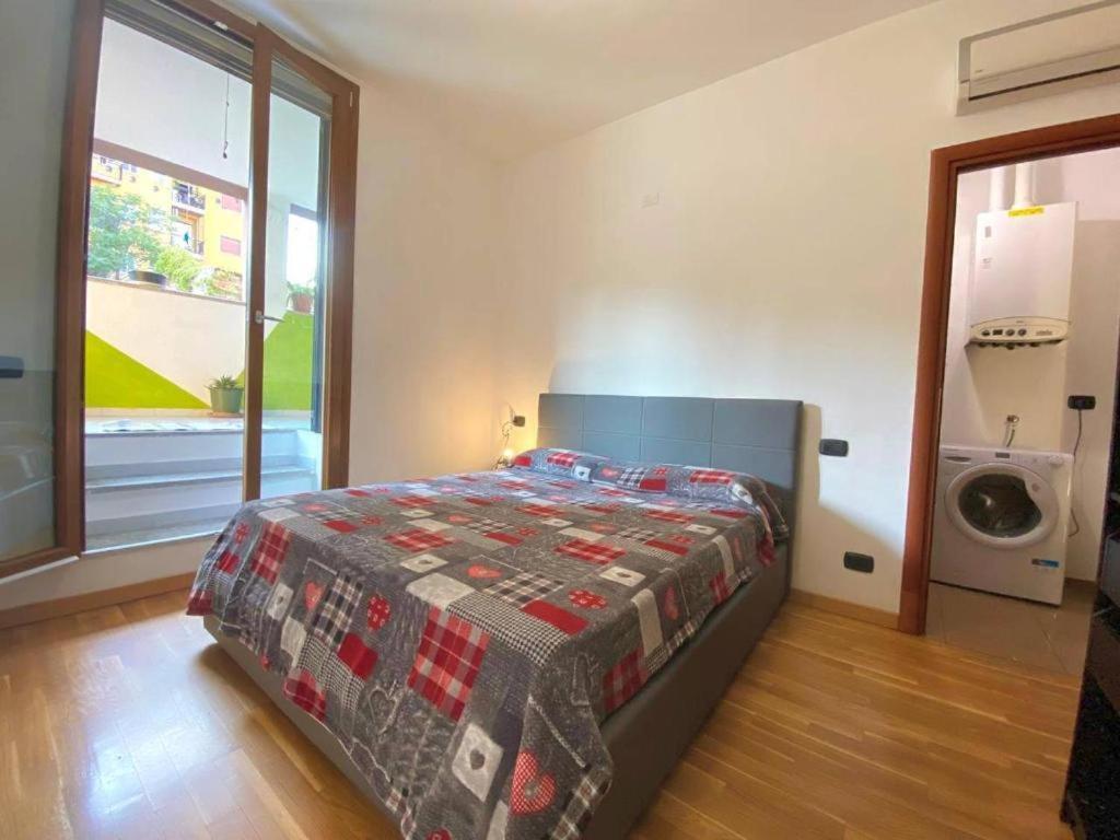 Conte Rosso House, Con Doppia Terrazza In Coorte Tranquilla A Due Passi Da Stazione E Metropolitana Lambrate Apartment มิลาน ภายนอก รูปภาพ