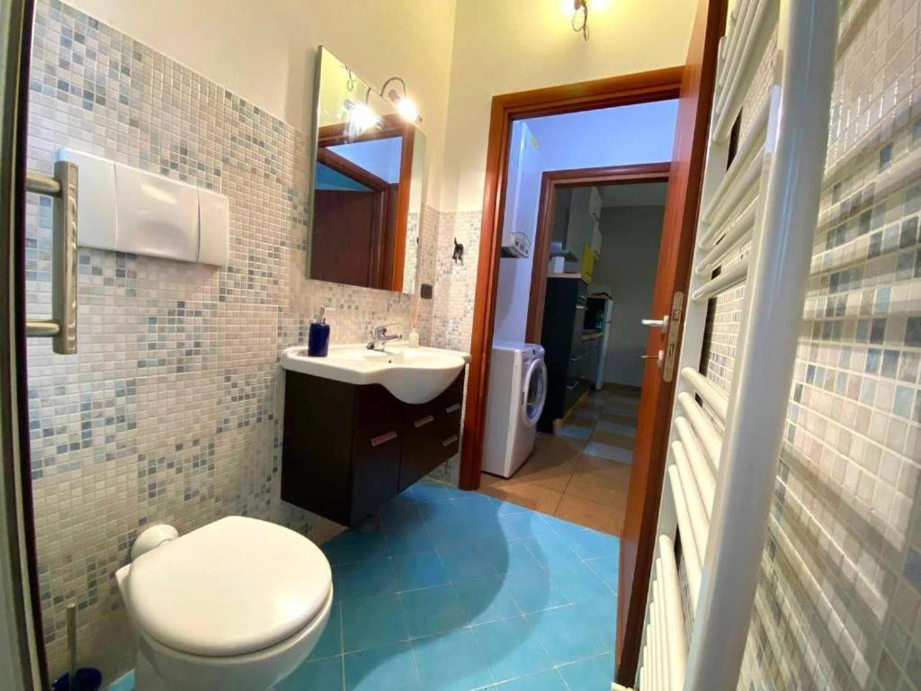 Conte Rosso House, Con Doppia Terrazza In Coorte Tranquilla A Due Passi Da Stazione E Metropolitana Lambrate Apartment มิลาน ภายนอก รูปภาพ